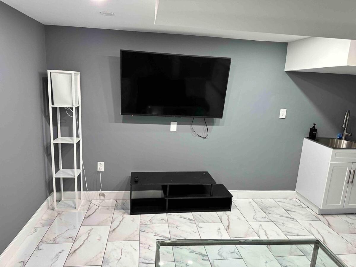Lovely Basement 1-Bedroom With Free Parking Washington Ngoại thất bức ảnh