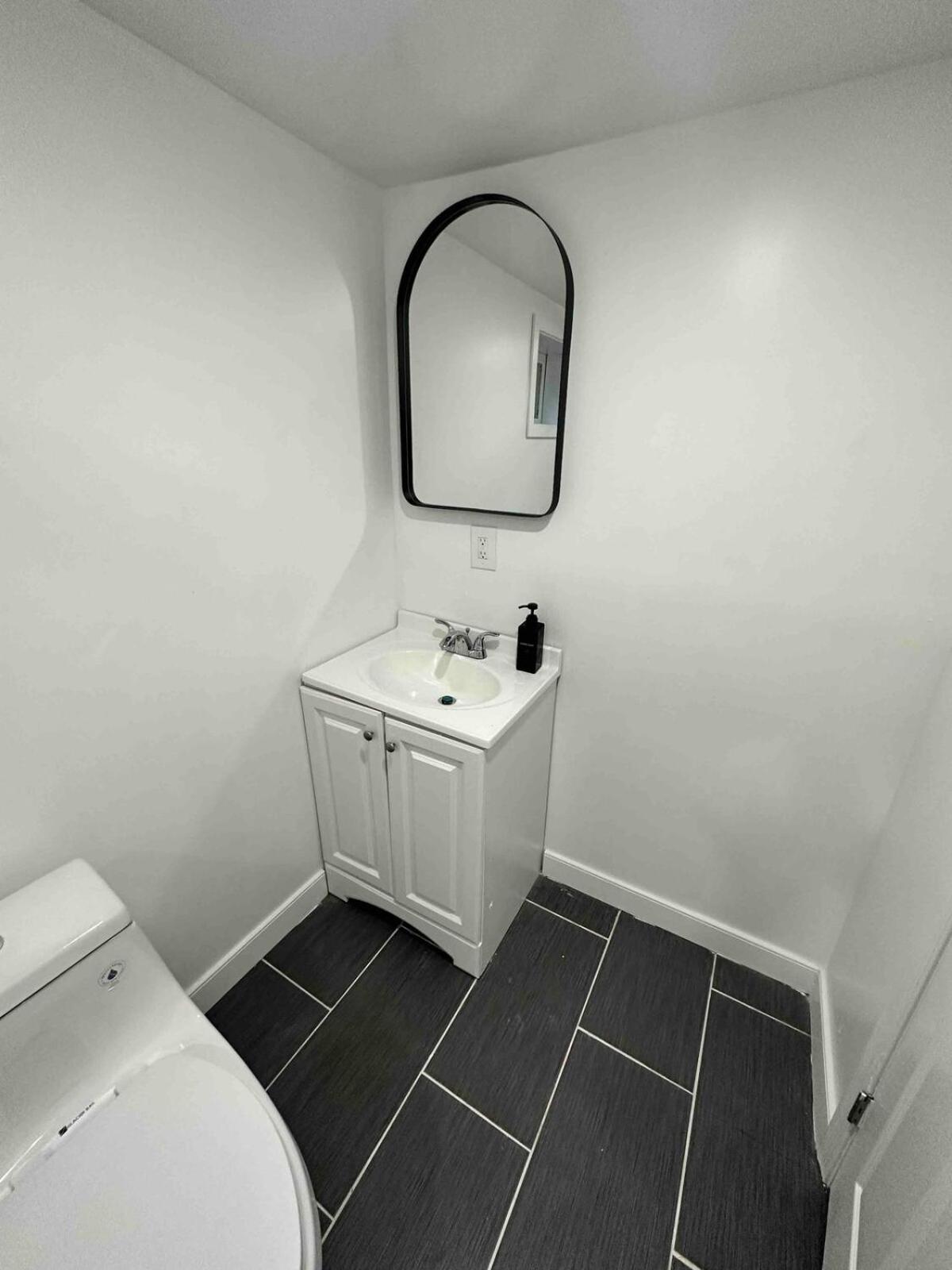 Lovely Basement 1-Bedroom With Free Parking Washington Ngoại thất bức ảnh